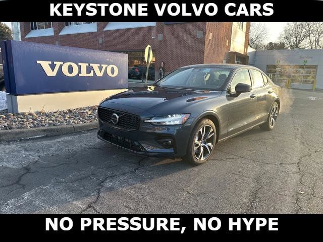 2024 Volvo S60 Core Dark Theme