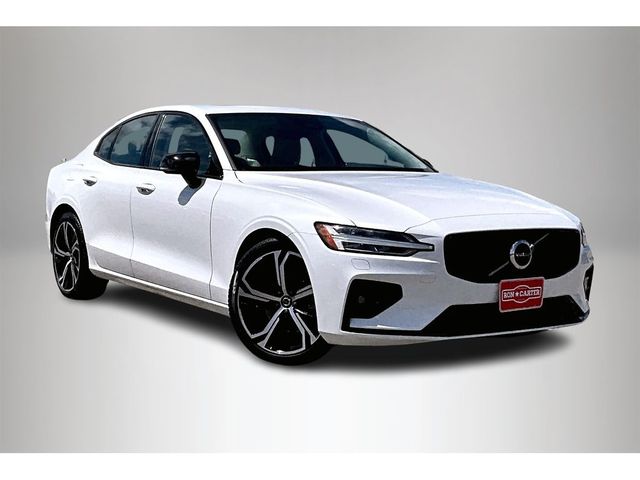 2024 Volvo S60 Core Dark Theme