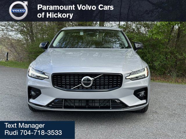 2024 Volvo S60 Core Dark Theme