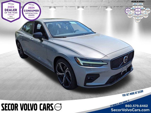 2024 Volvo S60 Core Dark Theme