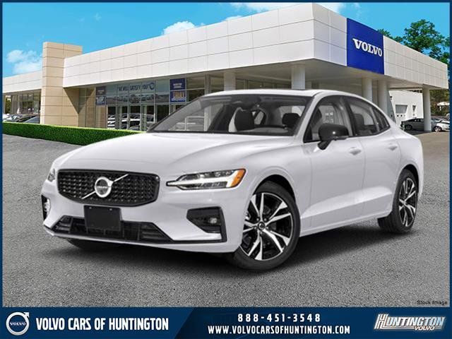 2024 Volvo S60 Core Dark Theme