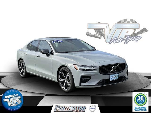 2024 Volvo S60 Core Dark Theme