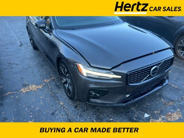 2024 Volvo S60 Core Dark Theme