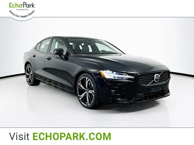 2024 Volvo S60 Core Dark Theme