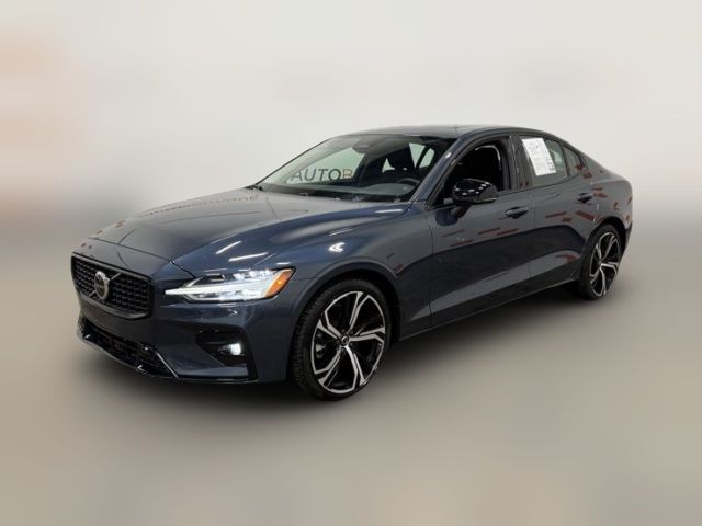 2024 Volvo S60 Core Dark Theme