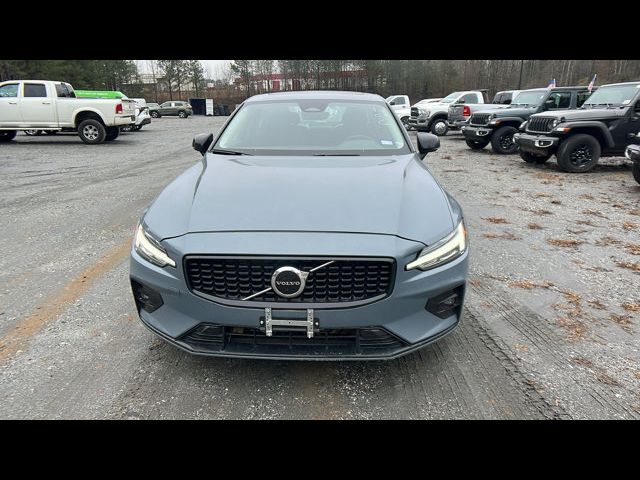 2024 Volvo S60 Core Dark Theme