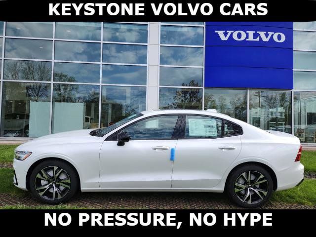 2024 Volvo S60 Core Dark Theme