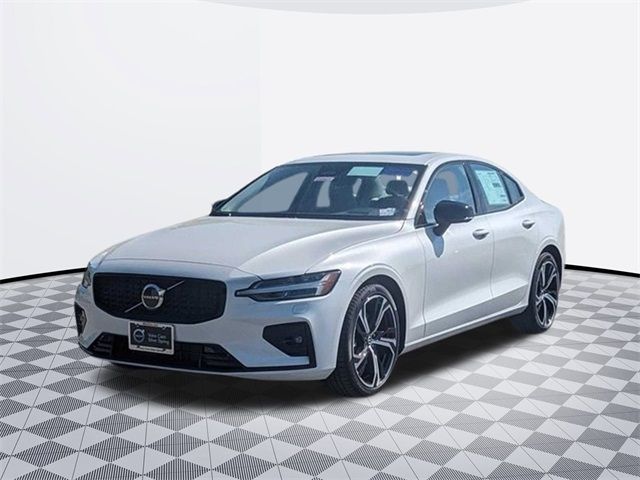 2024 Volvo S60 Core Dark Theme