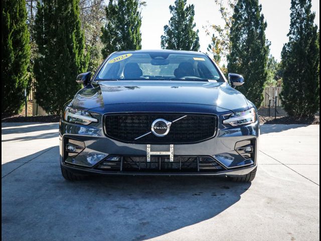 2024 Volvo S60 Core Dark Theme