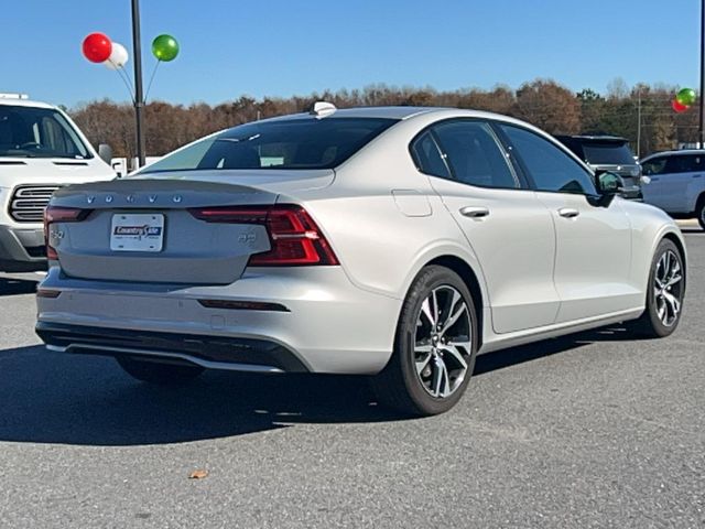 2024 Volvo S60 Core Dark Theme