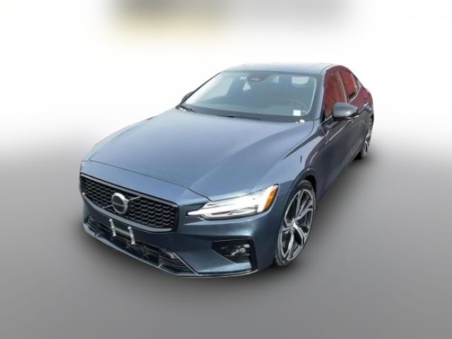 2024 Volvo S60 Core Dark Theme