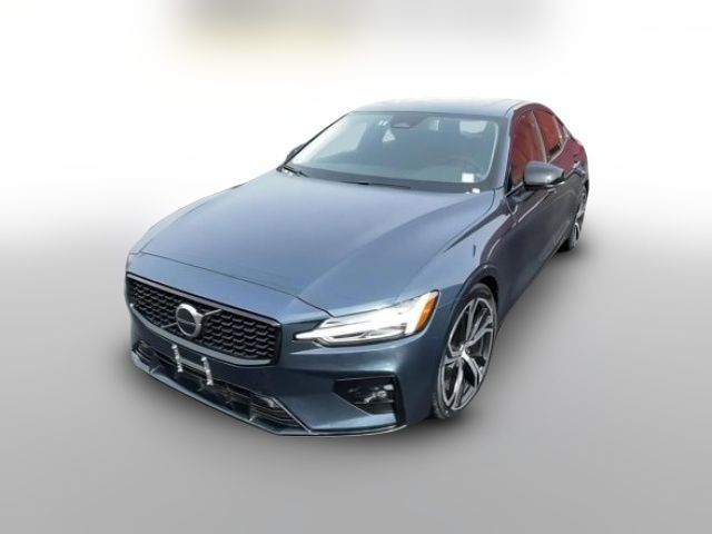 2024 Volvo S60 Core Dark Theme