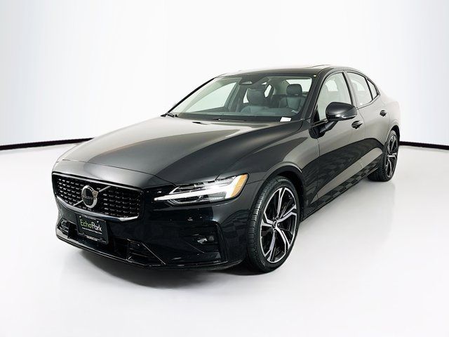 2024 Volvo S60 Core Dark Theme