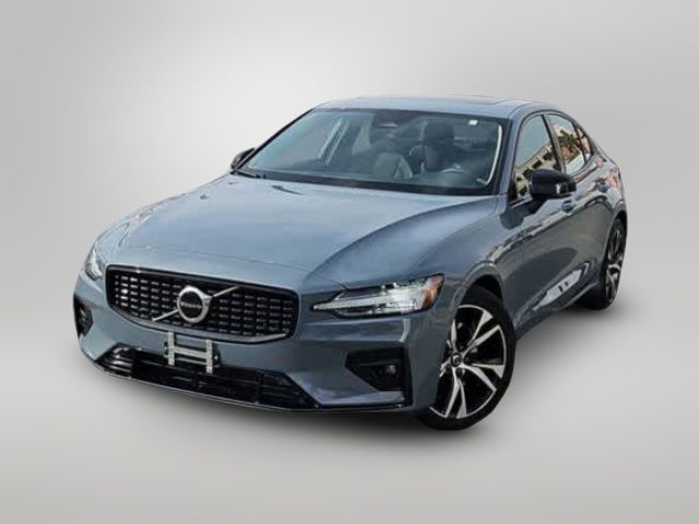 2024 Volvo S60 Core Dark Theme