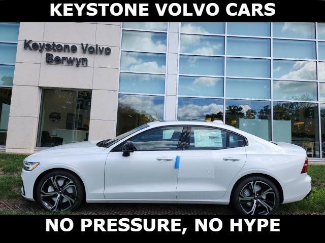 2024 Volvo S60 Core Dark Theme