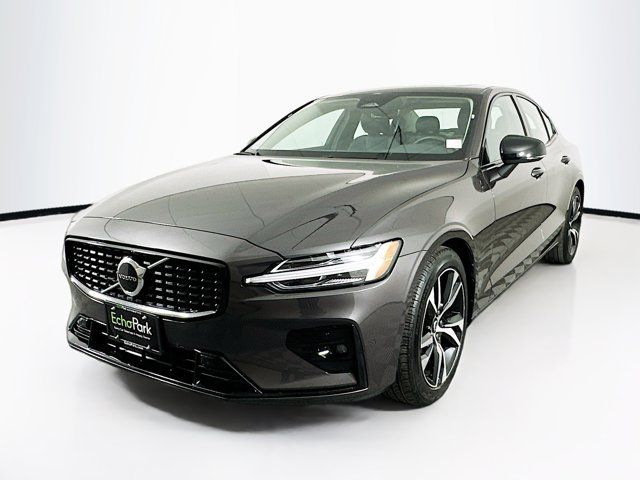 2024 Volvo S60 Core Dark Theme