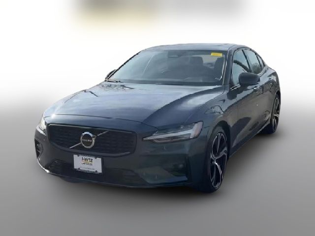 2024 Volvo S60 Core Dark Theme