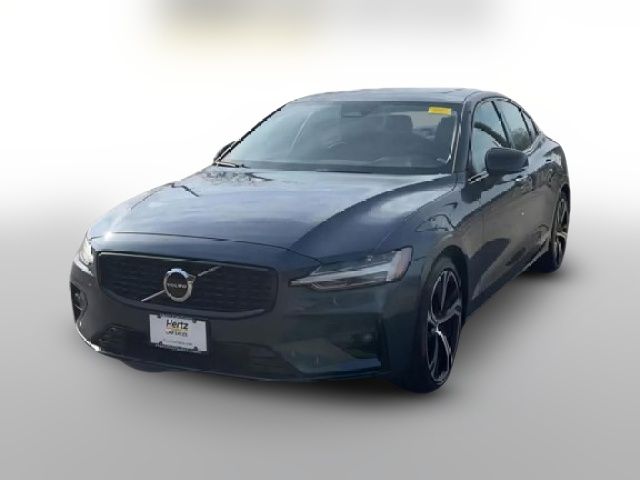 2024 Volvo S60 Core Dark Theme