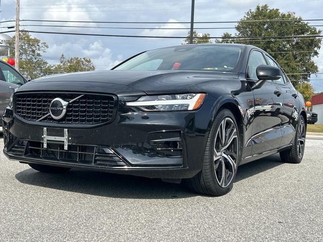 2024 Volvo S60 Core Dark Theme