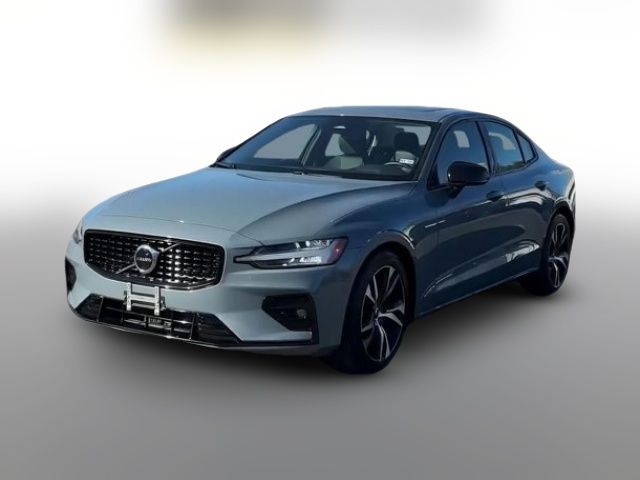 2024 Volvo S60 Core Dark Theme