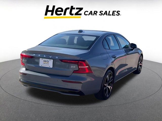 2024 Volvo S60 Core Dark Theme