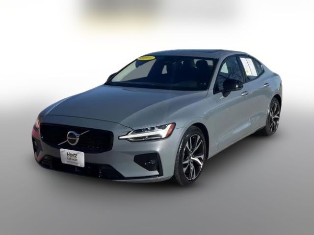 2024 Volvo S60 Core Dark Theme
