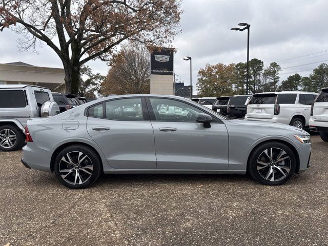 2024 Volvo S60 Core Dark Theme