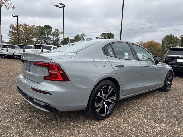 2024 Volvo S60 Core Dark Theme