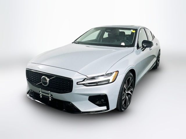 2024 Volvo S60 Core Dark Theme