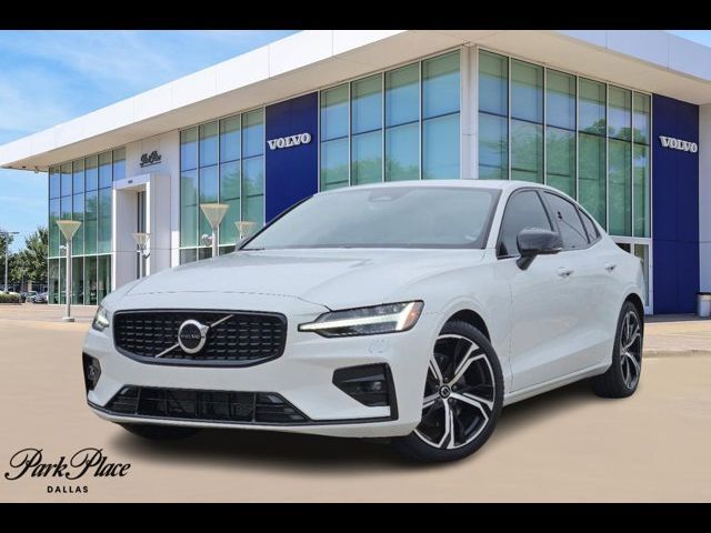 2024 Volvo S60 Core Dark Theme