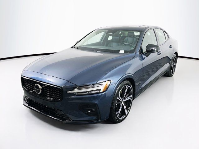 2024 Volvo S60 Core Dark Theme