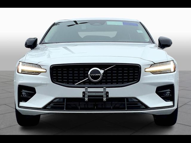 2024 Volvo S60 Core Dark Theme