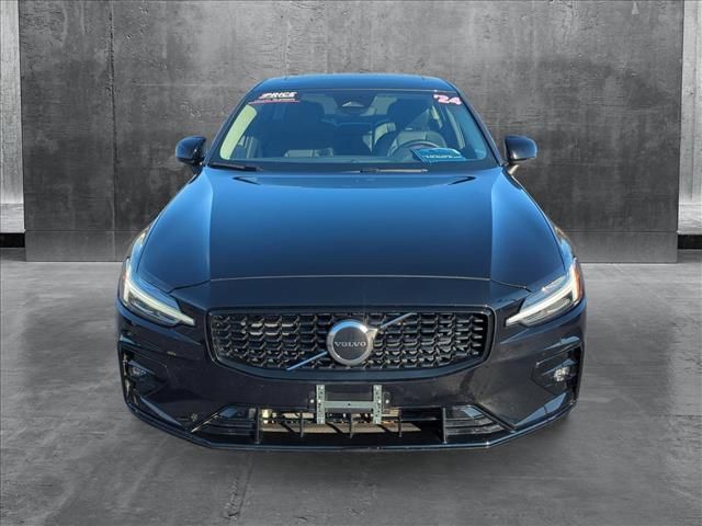 2024 Volvo S60 Core Dark Theme