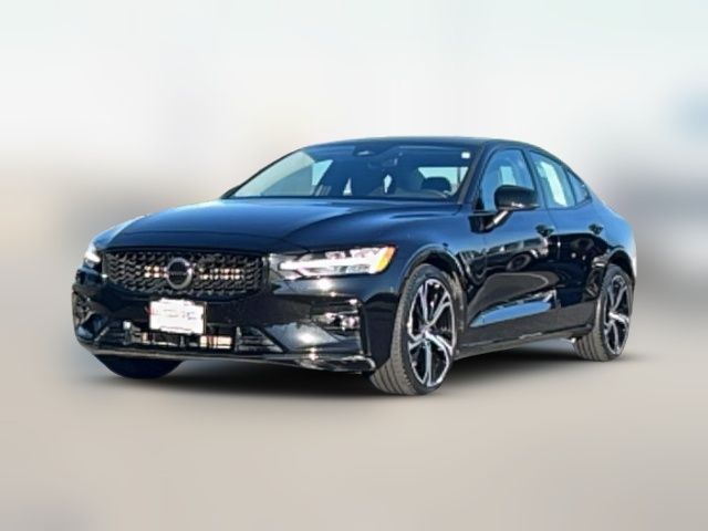 2024 Volvo S60 Core Dark Theme