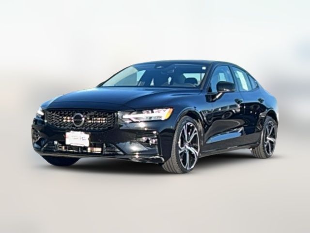 2024 Volvo S60 Core Dark Theme