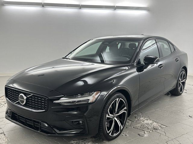 2024 Volvo S60 Core Dark Theme