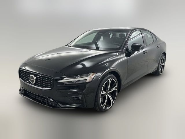 2024 Volvo S60 Core Dark Theme