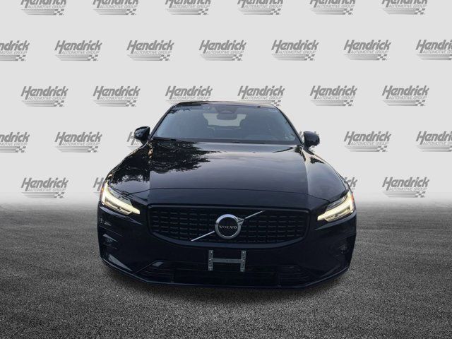 2024 Volvo S60 Core Dark Theme