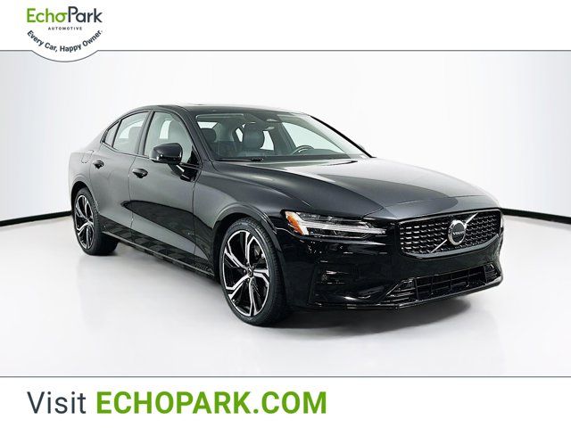 2024 Volvo S60 Core Dark Theme