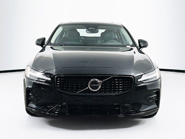 2024 Volvo S60 Core Dark Theme