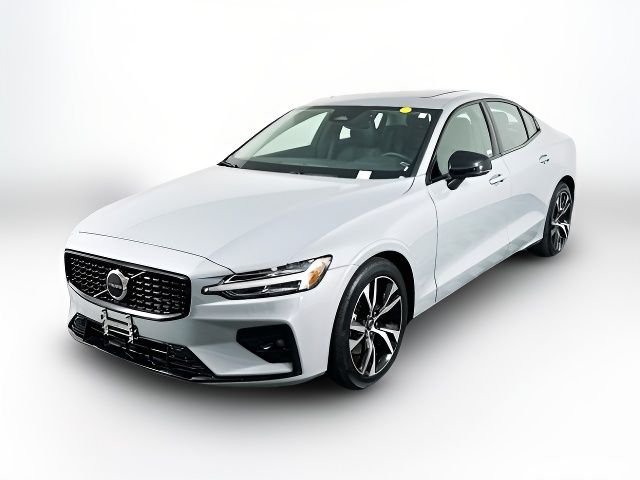 2024 Volvo S60 Core Dark Theme