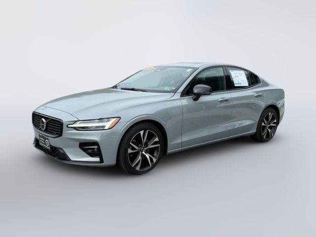 2024 Volvo S60 Core Dark Theme