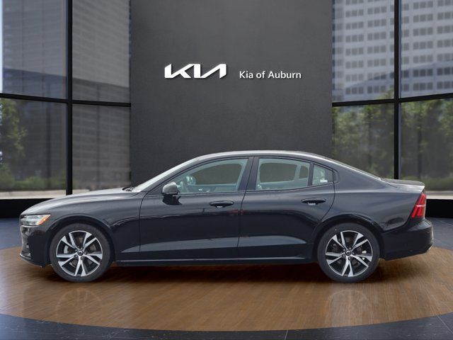 2024 Volvo S60 Core Dark Theme