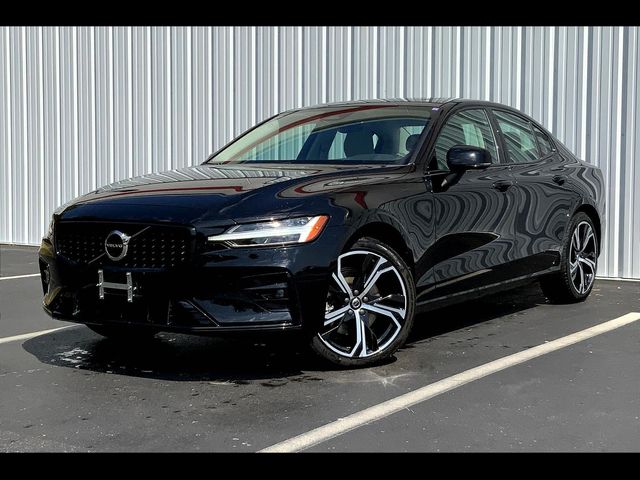 2024 Volvo S60 Core Dark Theme