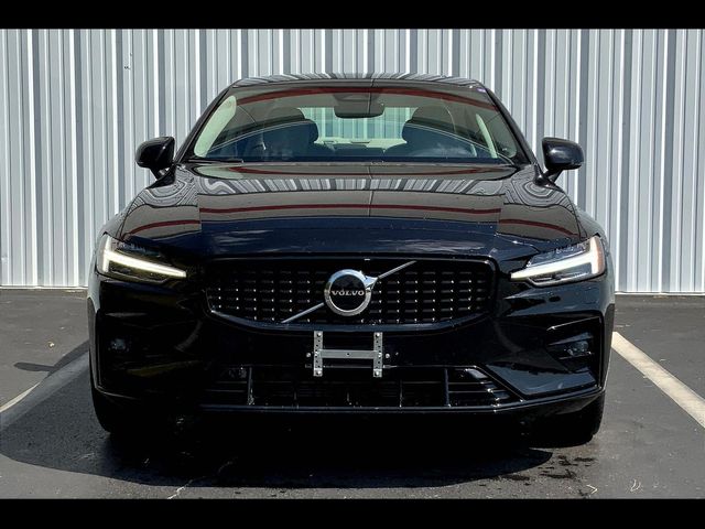 2024 Volvo S60 Core Dark Theme