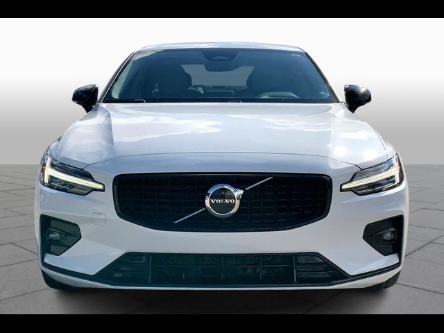 2024 Volvo S60 Core Dark Theme