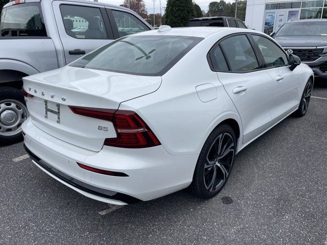 2024 Volvo S60 Core Dark Theme