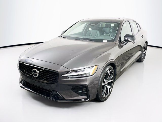 2024 Volvo S60 Core Dark Theme