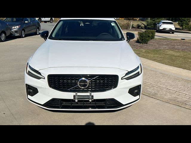 2024 Volvo S60 Core Dark Theme