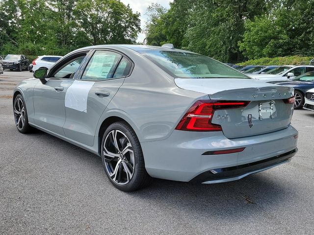 2024 Volvo S60 Core Dark Theme